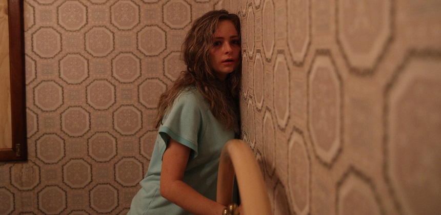 SXSW 2017 Review: HOUNDS OF LOVE, a Beast with a Ferocious Bite